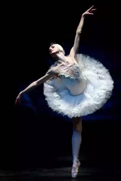 盤錦萬達廣場舞藝舞蹈演出 動漫游戲開發(fā)主題，你不能錯過的精彩